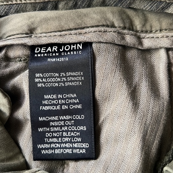 Dear John  American Classic Hampton Cuffed Comfort Shorts in Basil - Picture 6 of 10